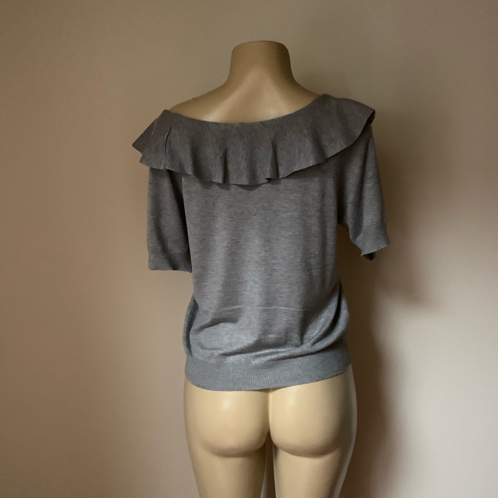 Tops - Picture 3 of 4
